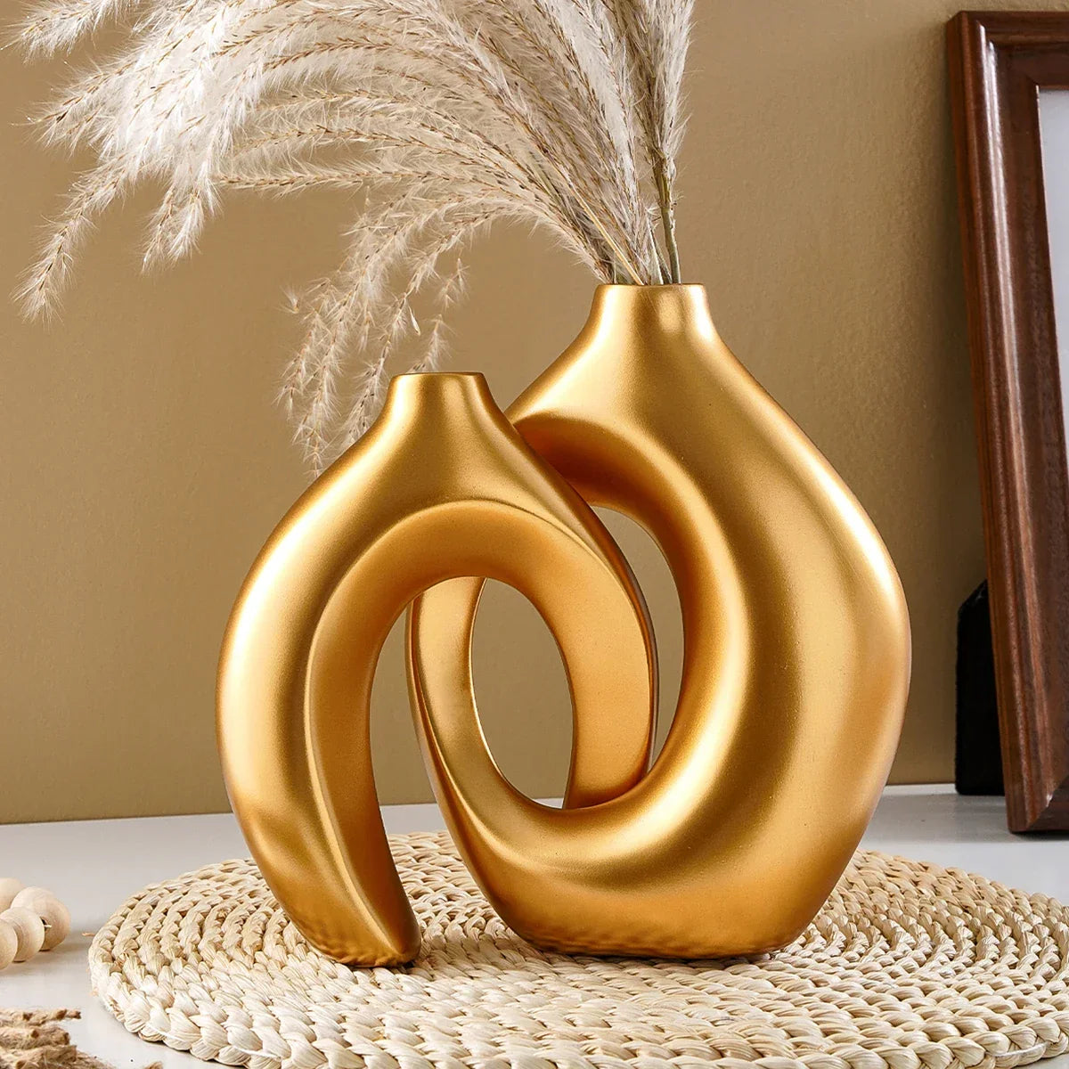Conjunto com 2 Vasos Decorativos de Casal para Sala e Mesa Lenogue Dourado
