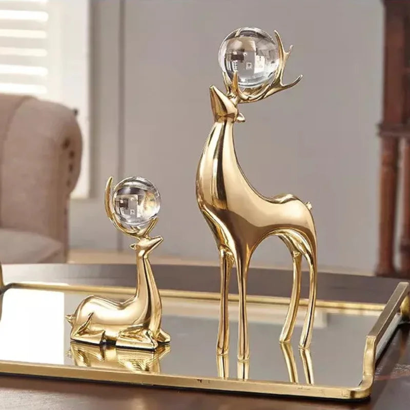 Escultura de Cervo Dourado com Bola Cristal para Sala e Escritório Lenogue