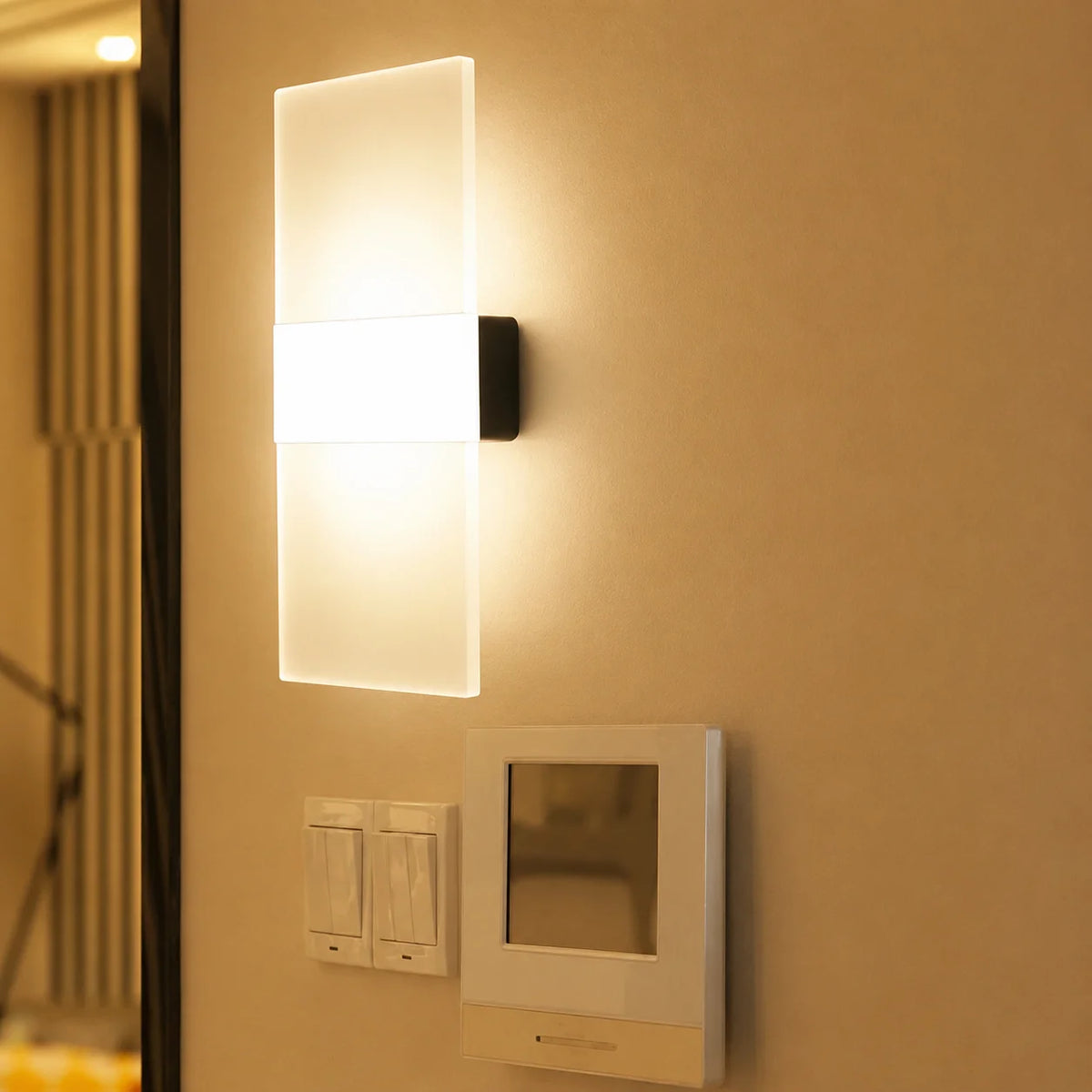 Arandela Led de Parede com Sensor Touch e Usb para Quarto Lenogue Branco (sensor ao Toque)