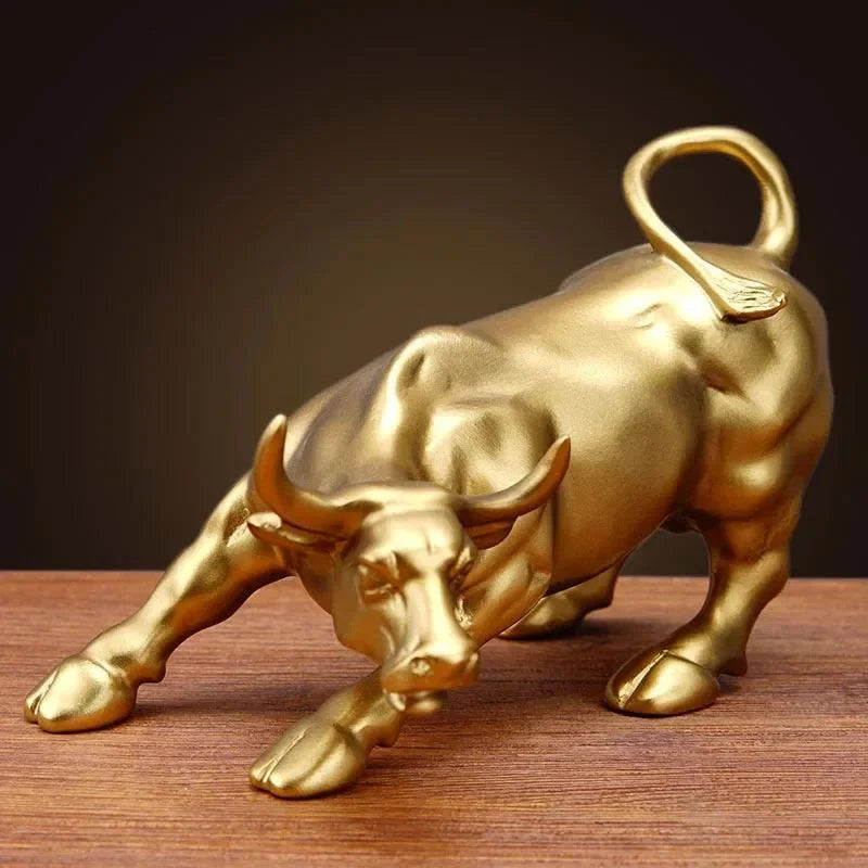 Estátua Decorativa Touro de Wall Street Dourado em Resina Lenogue / 19.5 x 13 Cm