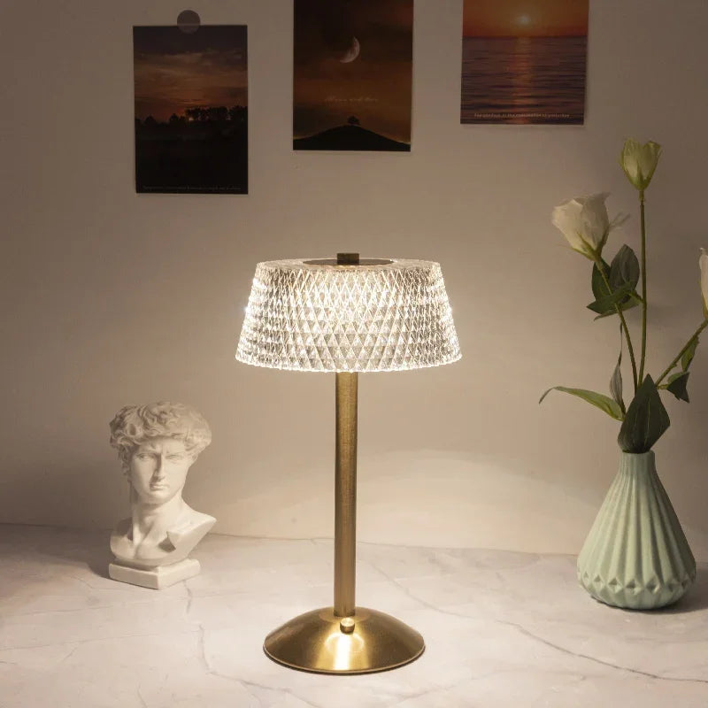 Luminária Led Europeia com Dimer Usb para Quarto e Bar Lenogue Dourado